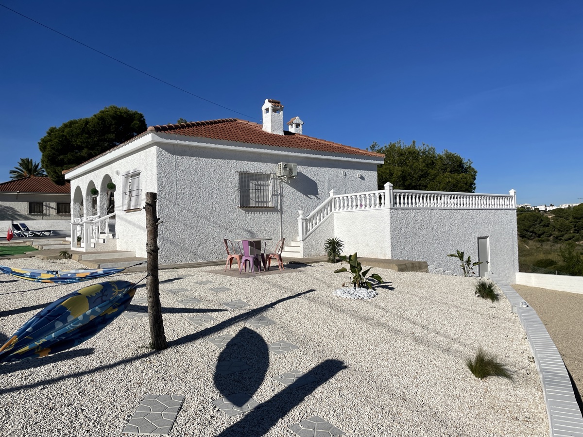 For sale: 4 bedroom house / villa in La Zenia